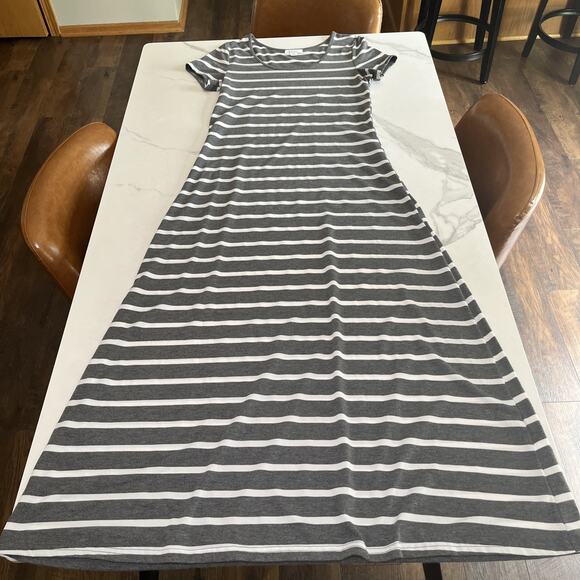 Exist Maxi Dress Gray Ivory Striped Short Sleeve Casual Womens Size Medium NWOT - Picture 1 of 10